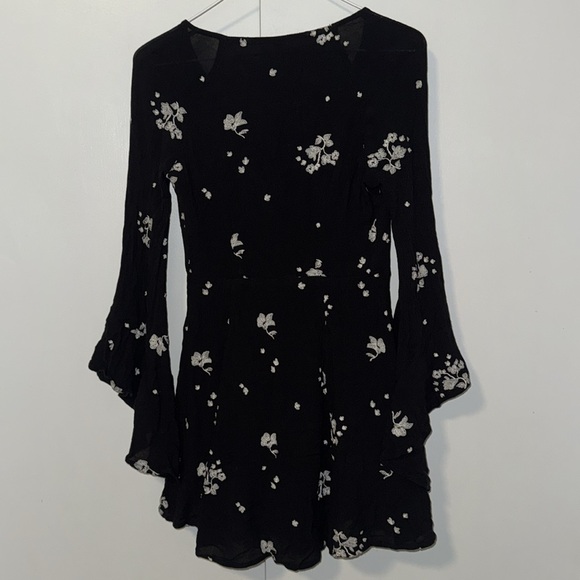 Free People Jasmine Embroidered Boho Dress w Bell Sleeves Black White Women’s 2 - Picture 5 of 9